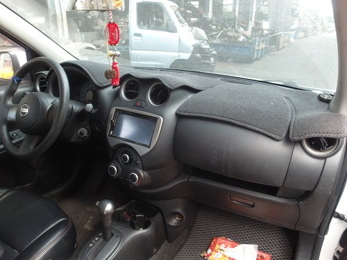2012 Nissan 日產 新馬曲 白色 1.5 5D