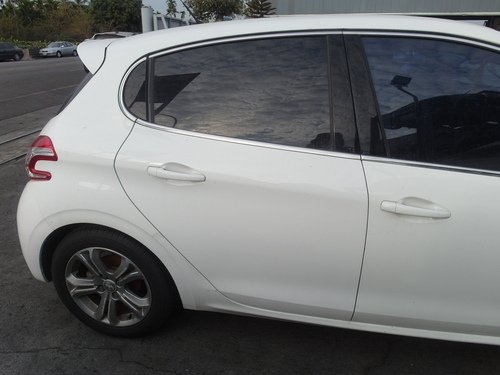 2013 Peugeot 寶獅 208 白色 1.6 4D