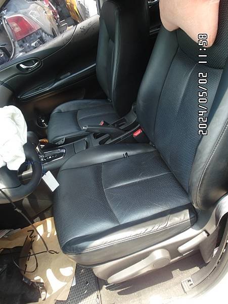 2013 Nissan 日產 TIIDA 銀色 1.6 5D