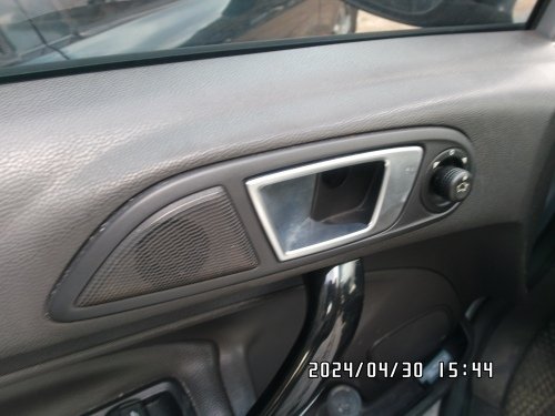 2015 FORD 福特 FIESTA 銀色 1.0