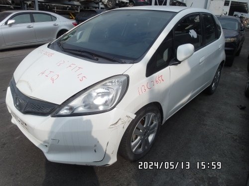 2013 Honda 本田 FIT 白色 1.5 5D