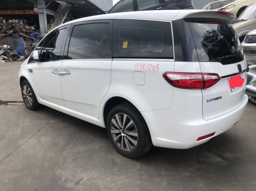 2017年 Luxgen 納智捷 M7 白色 2.2