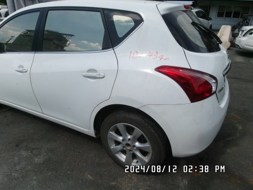 2014年 Nissan 日產 TIIDA 白色 1.6 5