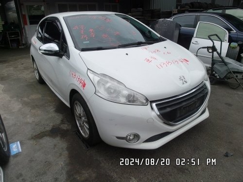 2014年 Peugeot 寶獅 208 白色 1.6 5D