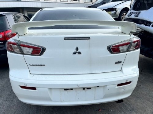 2014年 MITSUBISHI 中華 Lancer 白色 