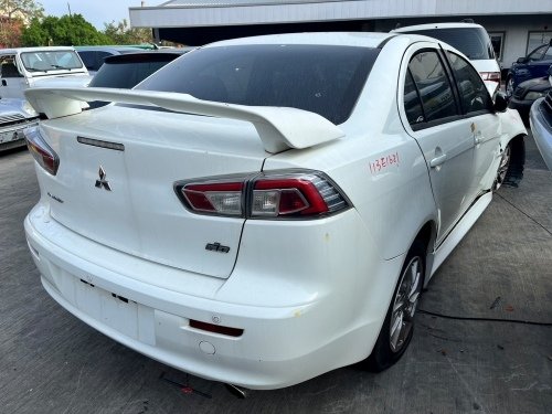 2014年 MITSUBISHI 中華 Lancer 白色 