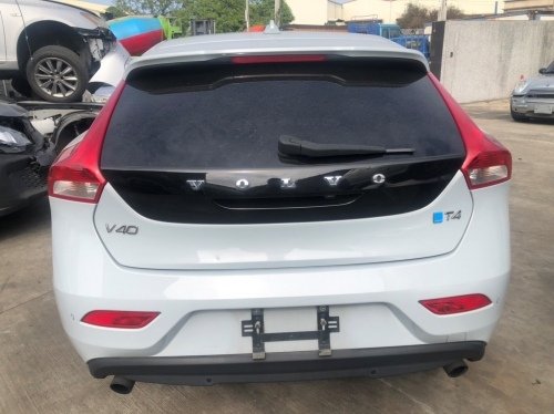 2013年 VOLVO 富豪 V40 淺藍色 1.6 5D