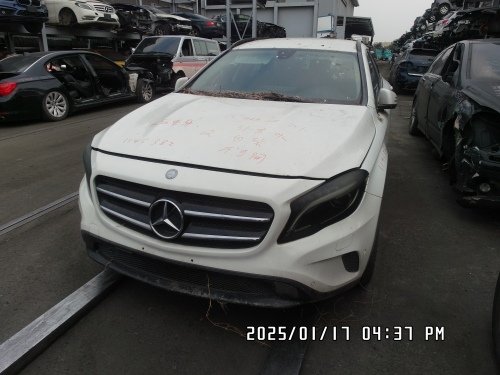 2015年 Benz 賓士 GLA200 白色 2.1