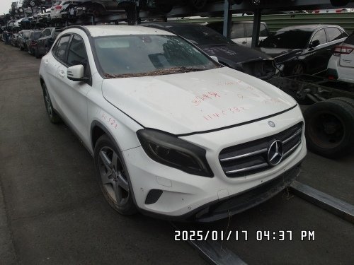 2015年 Benz 賓士 GLA200 白色 2.1