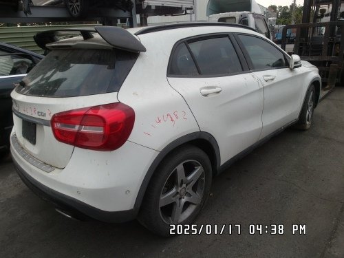 2015年 Benz 賓士 GLA200 白色 2.1