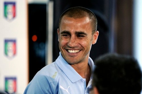 0a7d27b1508567cc94435ff871b2b0c0-getty-fbl-wc2010-ita-squad-cannavaro.jpg