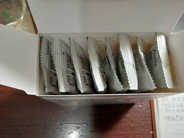 JoyProtein海鹽巧克力蛋白棒　試吃心得　－蛋白棒好新