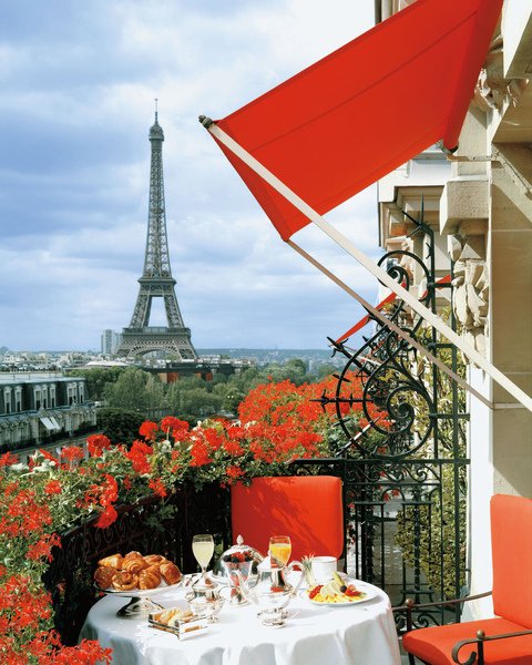 Hotel Plaza Athenee Paris 提供