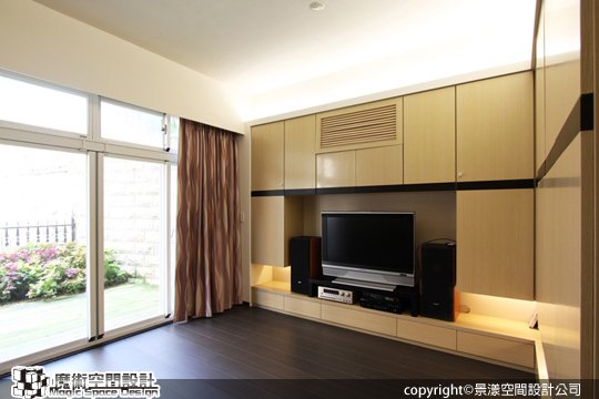 [魔術空間設計]室內設計作品-景漾空間設計公司-許沛濬-簡約時尚風  紅與黑雙主色，讓簡潔空間更立體有層次