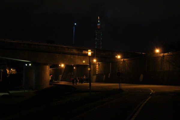 傍晚的台北101與民權大橋