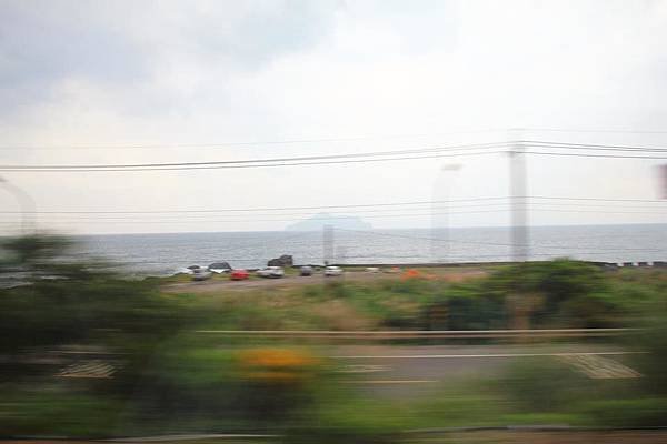 遠方的龜山島