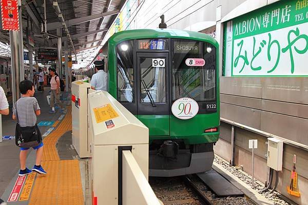來到東橫線月台, 巧遇5000系5122F編成