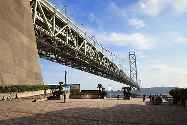 壯觀的明石海峽大橋