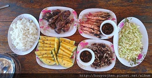 Island hopping meal in Boracay.jpg