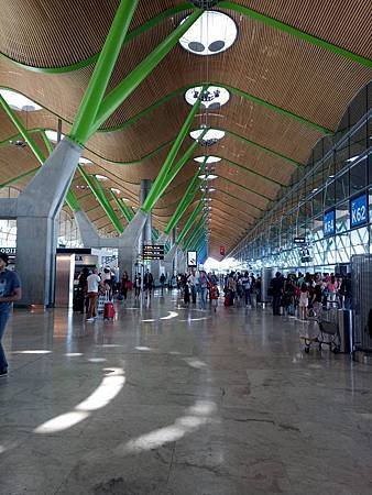 Madrid airport (1).jpg