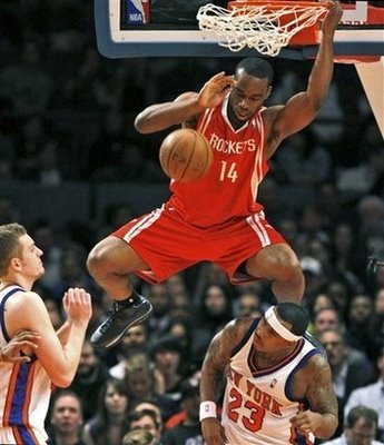 Carl Landry Dunks On Quentin Richardson.jpg