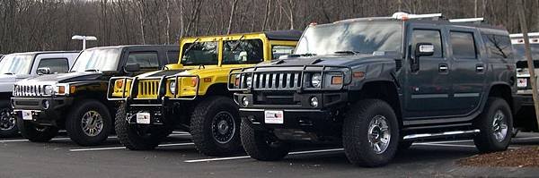 2006_Hummer_H3_H1_and_H2.jpg