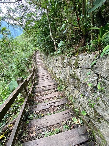 LINE_ALBUM_南部小百岳 21321～台南崁頭山、嘉義梨子腳山、紅毛埤山、獨立山_220607_5.jpg