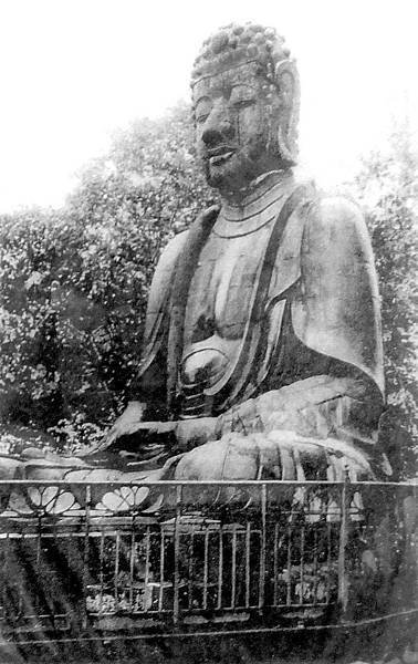 Ueno_Daibutsu_in_Taisho_era.JPG