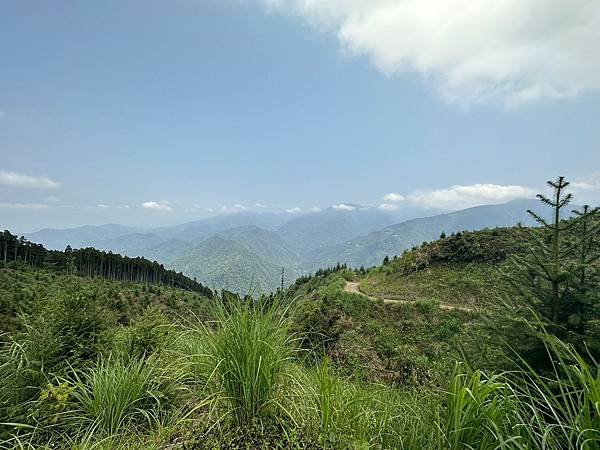 LINE_ALBUM_鵝公髻山20230411_230412_6.jpg