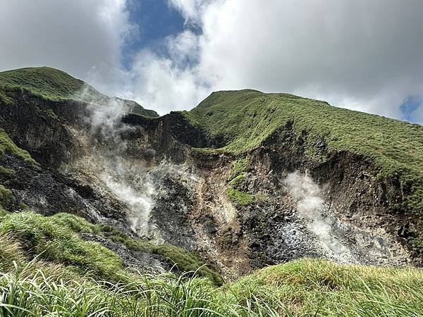 LINE_ALBUM_2023527七星山主峰、東峰_230527_2.jpg