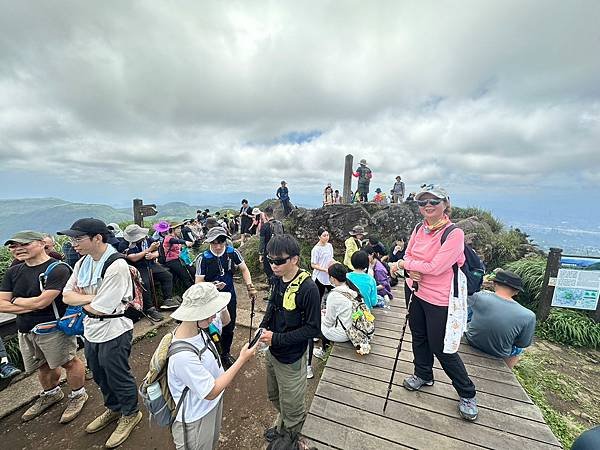 LINE_ALBUM_2023527七星山主峰、東峰_230527_22.jpg