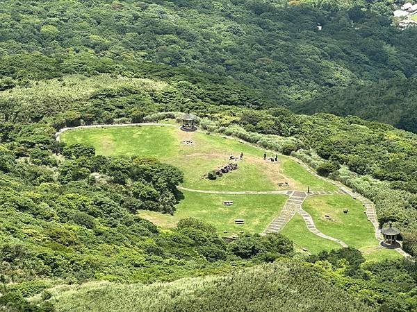 LINE_ALBUM_2023527七星山主峰、東峰_230527_51.jpg