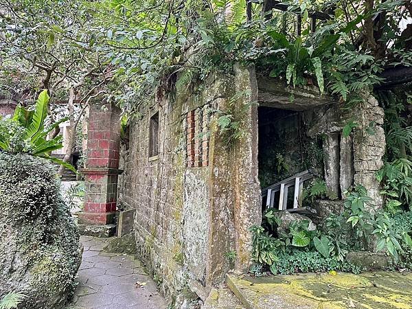 新北觀音山 硬漢嶺、盤絲一尖、二尖、凌雲尖、大崩壁〈台灣百大