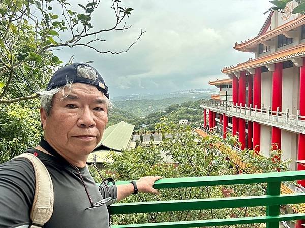 新北觀音山 硬漢嶺、盤絲一尖、二尖、凌雲尖、大崩壁〈台灣百大