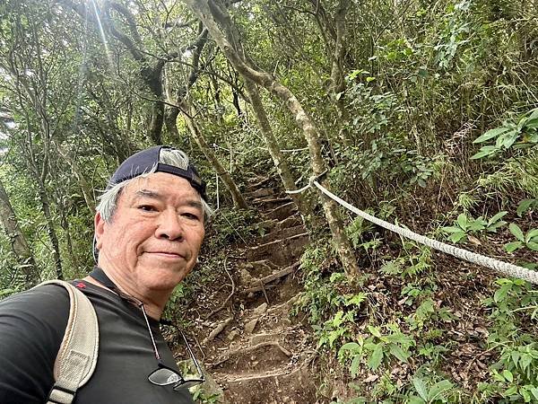 新北觀音山 硬漢嶺、盤絲一尖、二尖、凌雲尖、大崩壁〈台灣百大
