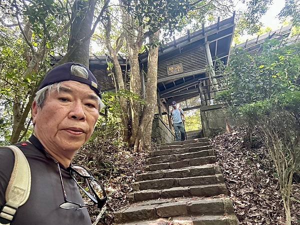 新北觀音山 硬漢嶺、盤絲一尖、二尖、凌雲尖、大崩壁〈台灣百大
