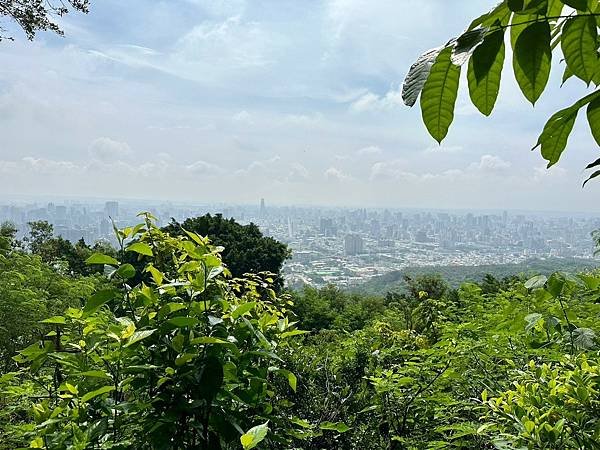 南北柴山串走 四棵榕、盤嶺、山龍溝、長壽園、百獸岩、七崁 2