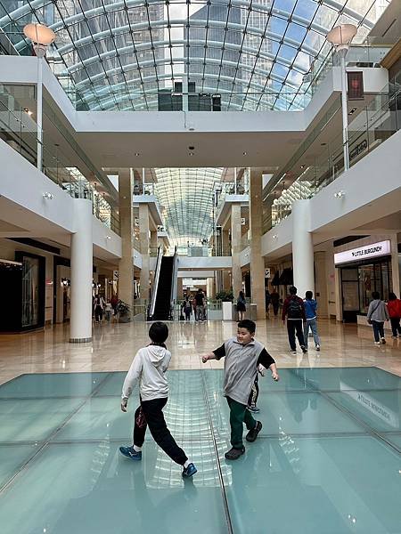 卡加利 新月高地、圖書館、軍事博物館〈美、加洛磯山脈家族自駕