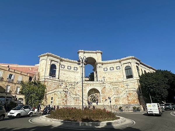 義大利 可利亞里 Cagliari〈地中海、亞得里亞海郵輪行