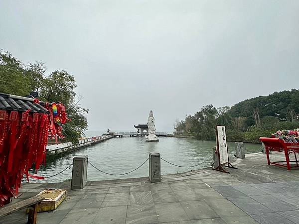 東錢湖 小普陀景區〈吃喝玩樂寧波行 二〉2024/12/06