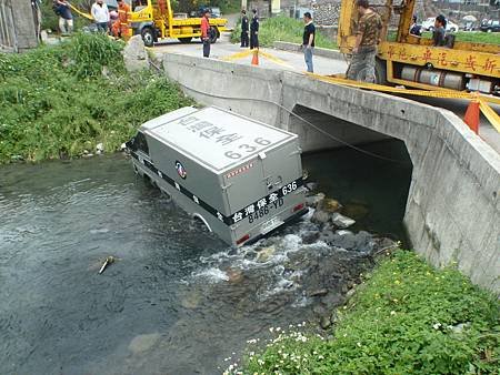 保全運鈔車D