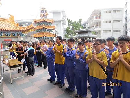 國立東勢高工為學子祈福到山城文昌廟求金榜