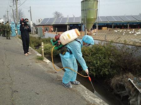 國軍化學兵部隊協助消毒防疫