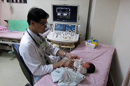 聽孩子的心雜音 