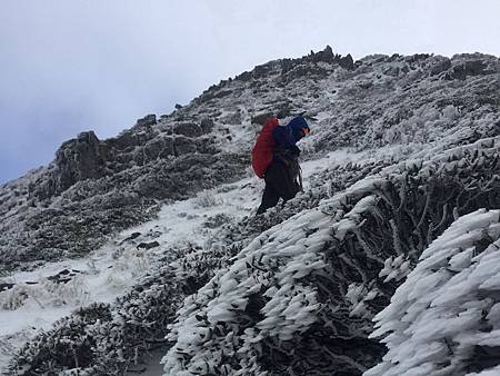 Ｈ雪山積雪吳建宏2.jpg