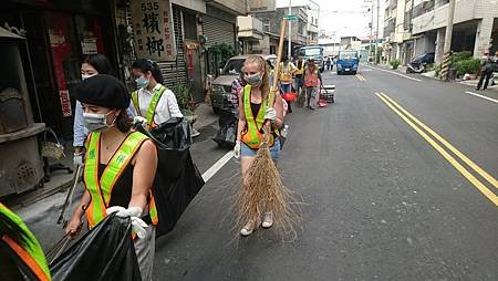 國際志工潭子.jpg