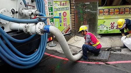 道路側溝清淤2.jpg