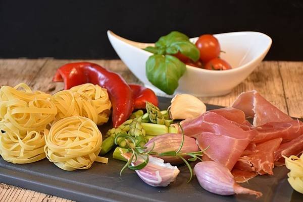 noodles-1410781_1920.jpg