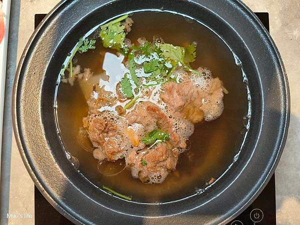 【高雄】狂一鍋義享店 排隊人潮超驚人，從新北中和爆紅到高雄 