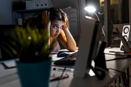studies-late-night-staying-up-late-overworking_1391-2662.jpg